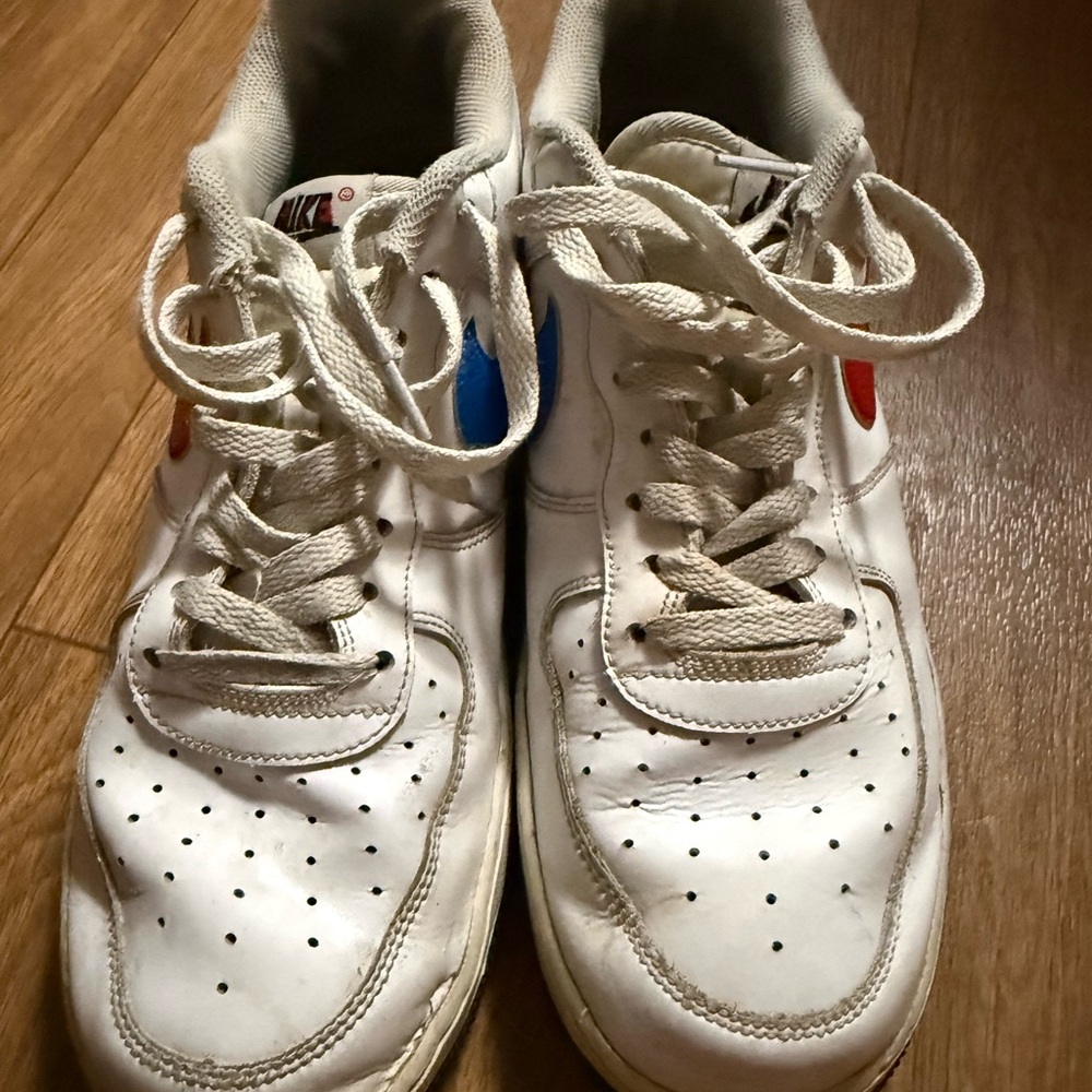 Nike Air Force 1 07 Mismatched Swoosh